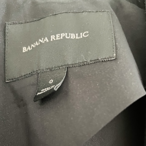 Classic black wool blazer | Banana Republic - Picture 3 of 5